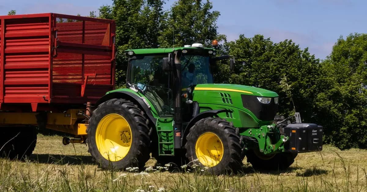 Guide des Tracteurs Puissants pour une Récolte Optimale
